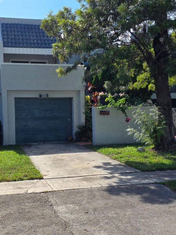 1833 NW 58th Ave 30, Fort Lauderdale, FL 33313