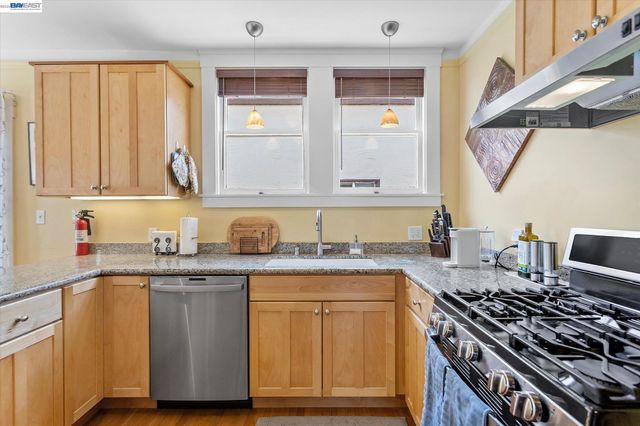 1610 Pacific Ave., Alameda, CA 94501
