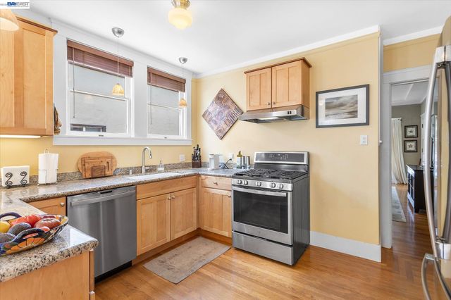 1610 Pacific Ave., Alameda, CA 94501