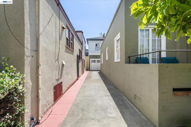 1610 Pacific Ave., Alameda, CA 94501