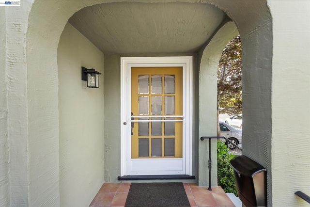 1610 Pacific Ave., Alameda, CA 94501