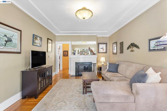 1610 Pacific Ave., Alameda, CA 94501
