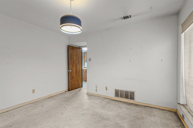905 Easton Place, Dallas, TX 75218