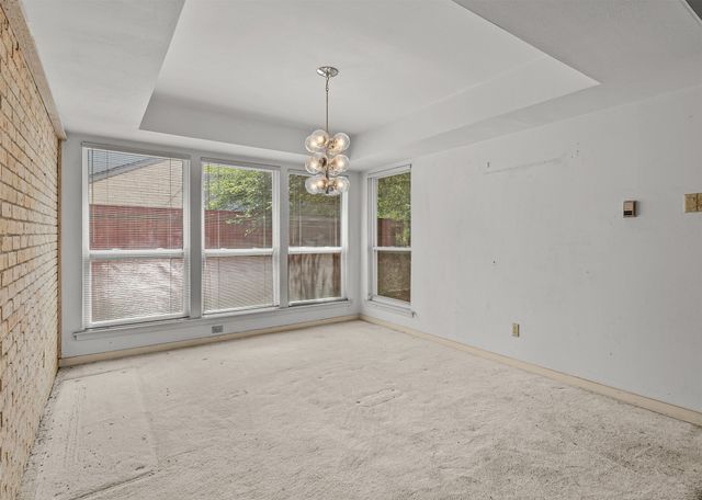 905 Easton Place, Dallas, TX 75218