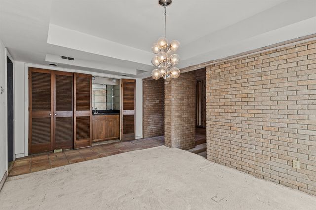 905 Easton Place, Dallas, TX 75218