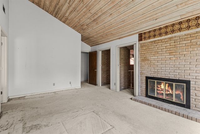 905 Easton Place, Dallas, TX 75218