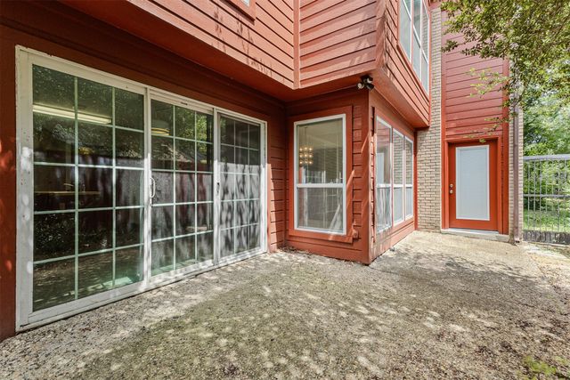 905 Easton Place, Dallas, TX 75218