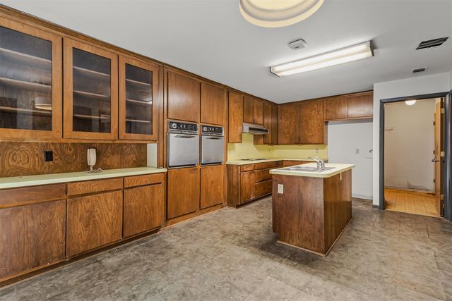905 Easton Place, Dallas, TX 75218