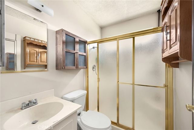 1517 W Borchard Avenue, Santa Ana, CA 92704