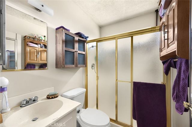 1517 W Borchard Avenue, Santa Ana, CA 92704
