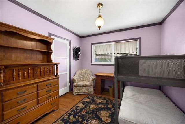 1517 W Borchard Avenue, Santa Ana, CA 92704