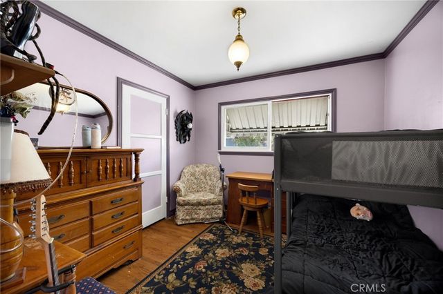 1517 W Borchard Avenue, Santa Ana, CA 92704