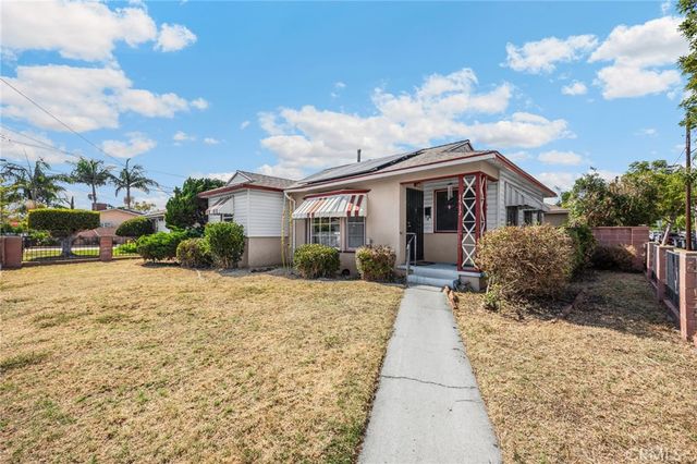 1517 W Borchard Avenue, Santa Ana, CA 92704