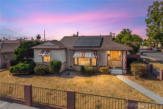 1517 W Borchard Avenue, Santa Ana, CA 92704