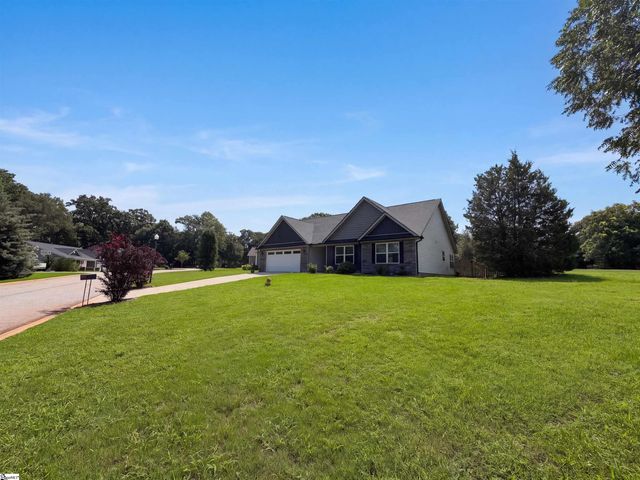 155 Eagle Ridge Drive, Chesnee, SC 29323