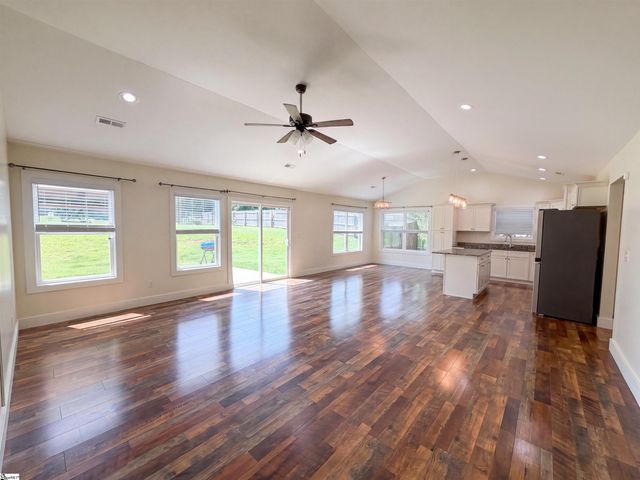 155 Eagle Ridge Drive, Chesnee, SC 29323