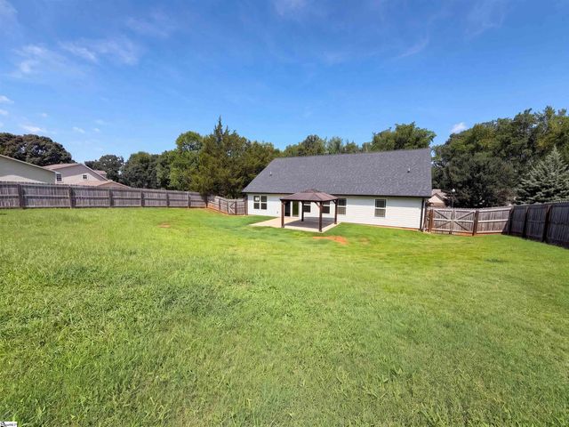 155 Eagle Ridge Drive, Chesnee, SC 29323