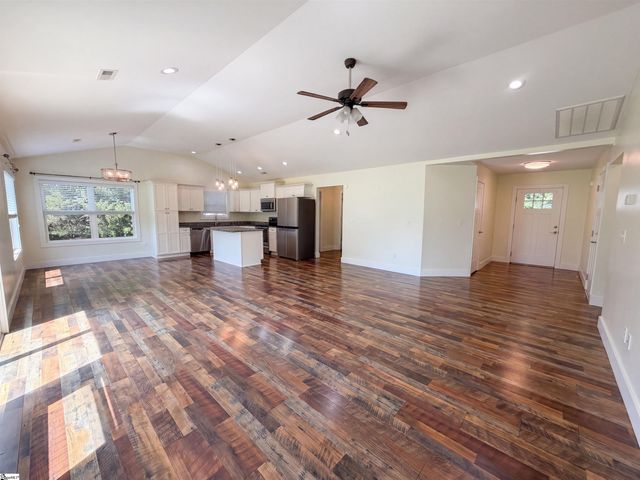 155 Eagle Ridge Drive, Chesnee, SC 29323
