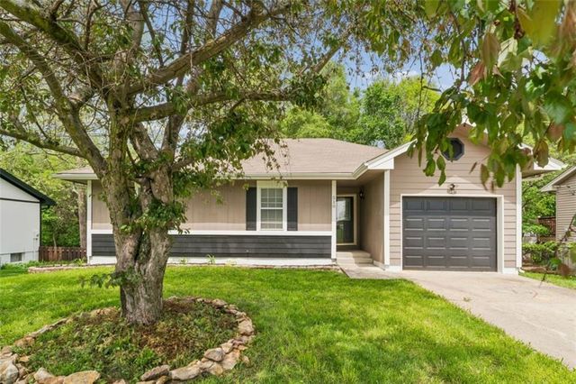 510 SE 21st Street, Oak Grove, MO 64075
