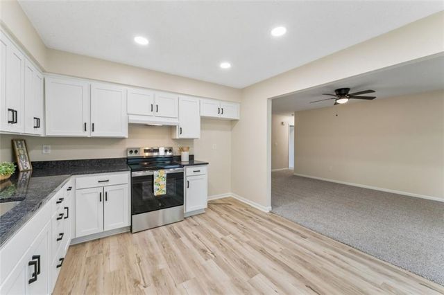 510 SE 21st Street, Oak Grove, MO 64075