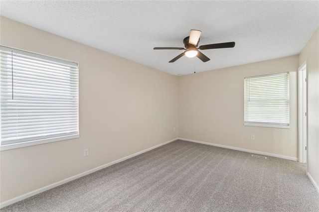 510 SE 21st Street, Oak Grove, MO 64075