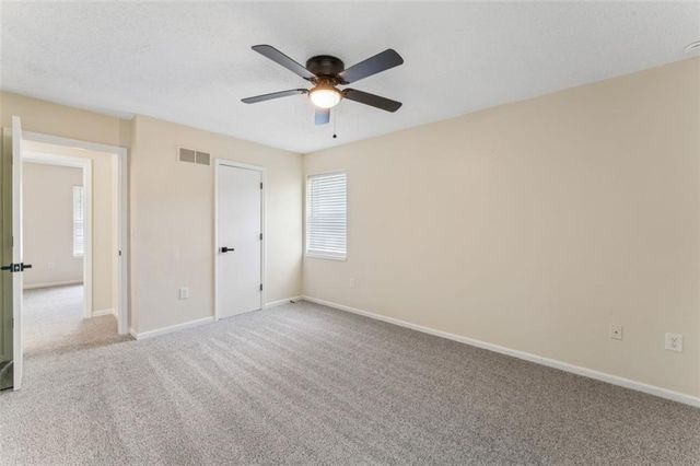 510 SE 21st Street, Oak Grove, MO 64075