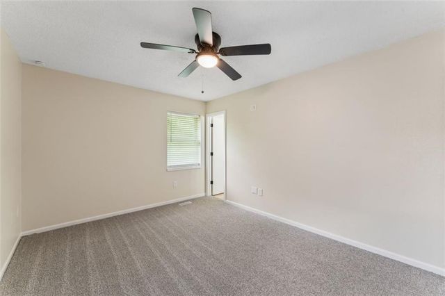 510 SE 21st Street, Oak Grove, MO 64075