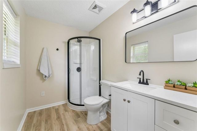510 SE 21st Street, Oak Grove, MO 64075
