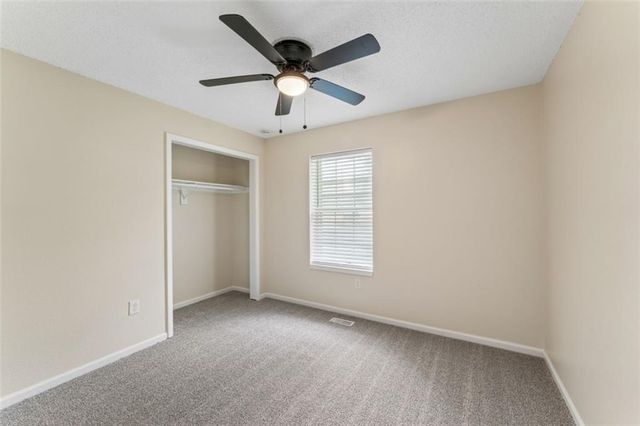 510 SE 21st Street, Oak Grove, MO 64075