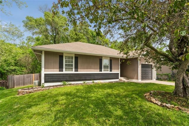510 SE 21st Street, Oak Grove, MO 64075