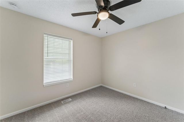 510 SE 21st Street, Oak Grove, MO 64075