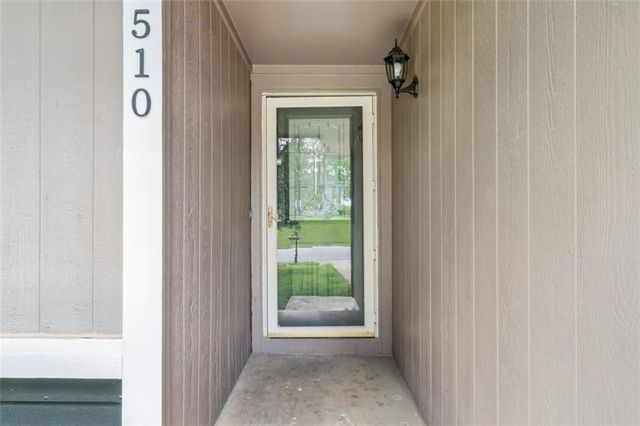 510 SE 21st Street, Oak Grove, MO 64075