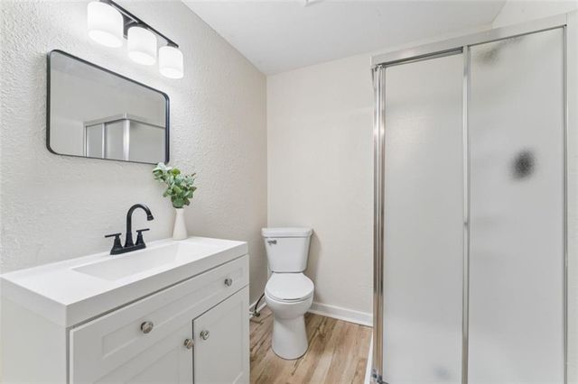 510 SE 21st Street, Oak Grove, MO 64075