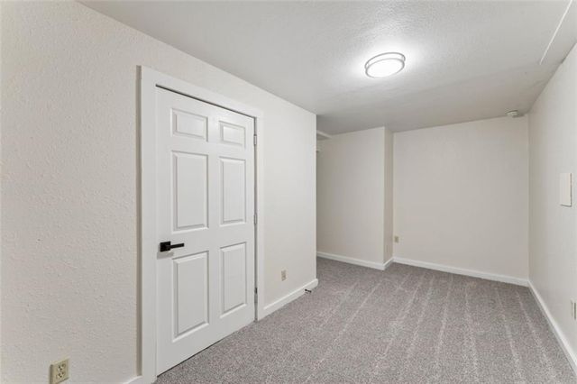 510 SE 21st Street, Oak Grove, MO 64075