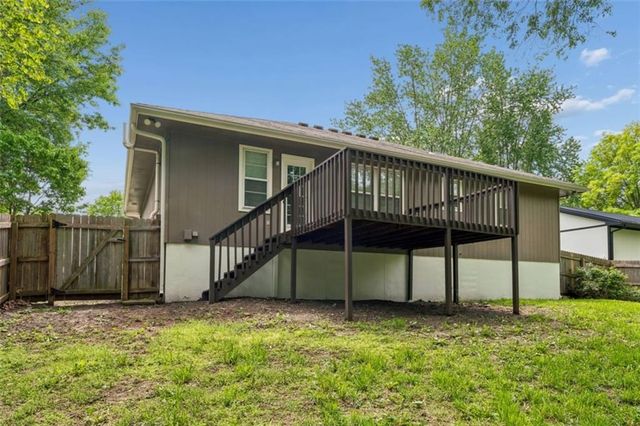 510 SE 21st Street, Oak Grove, MO 64075