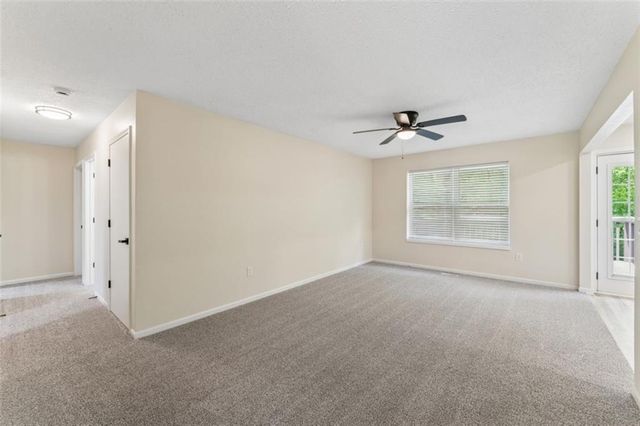510 SE 21st Street, Oak Grove, MO 64075