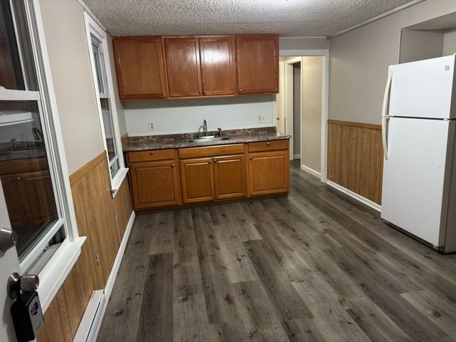 99 Mammoth Rd 3, Lowell, MA 01854