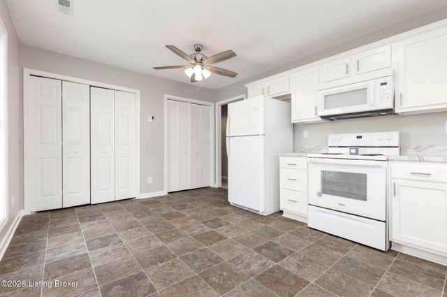 205 Tecumseh Dr, Shepherdsville, KY 40165