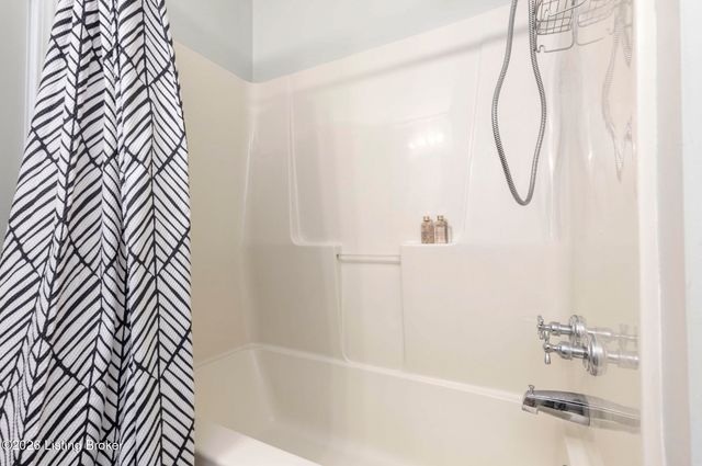 205 Tecumseh Dr, Shepherdsville, KY 40165