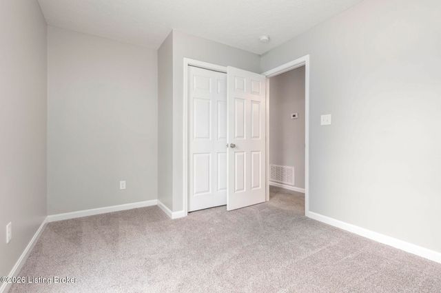 205 Tecumseh Dr, Shepherdsville, KY 40165