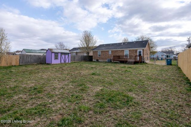 205 Tecumseh Dr, Shepherdsville, KY 40165