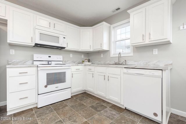 205 Tecumseh Dr, Shepherdsville, KY 40165