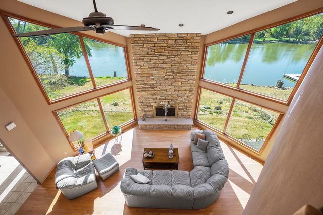 9802 RIVER BEND Drive, Roscoe, IL 61073