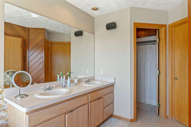 9802 RIVER BEND Drive, Roscoe, IL 61073