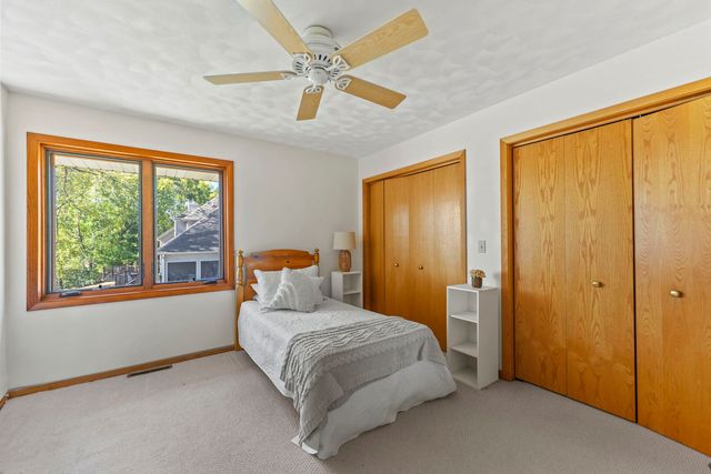 9802 RIVER BEND Drive, Roscoe, IL 61073