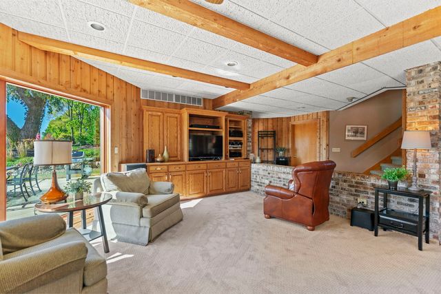 9802 RIVER BEND Drive, Roscoe, IL 61073