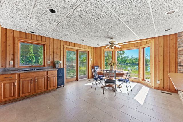 9802 RIVER BEND Drive, Roscoe, IL 61073