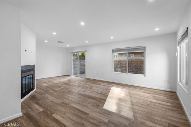 31315 The Old Road D, Castaic, CA 91384