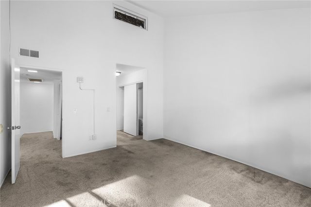 31315 The Old Road D, Castaic, CA 91384