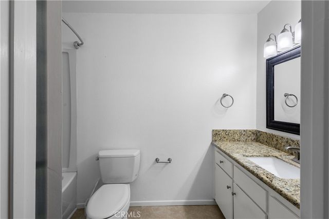 31315 The Old Road D, Castaic, CA 91384